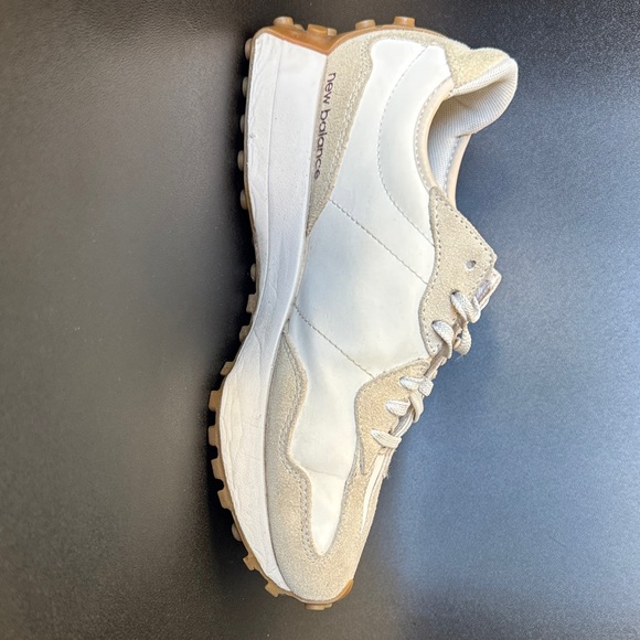 New Balance 327 Sneakers | Women's 9 | Cream & Burgundy | Pre-Owned Excellent - Picture 4 of 10